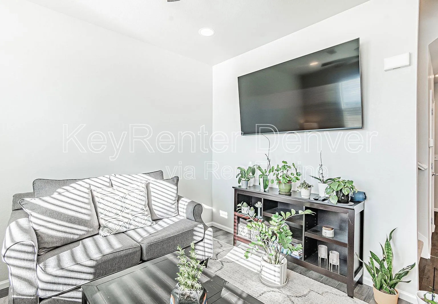 2 bed, 2.5 bath, 1248 sqft, $2,400 — Photo 4