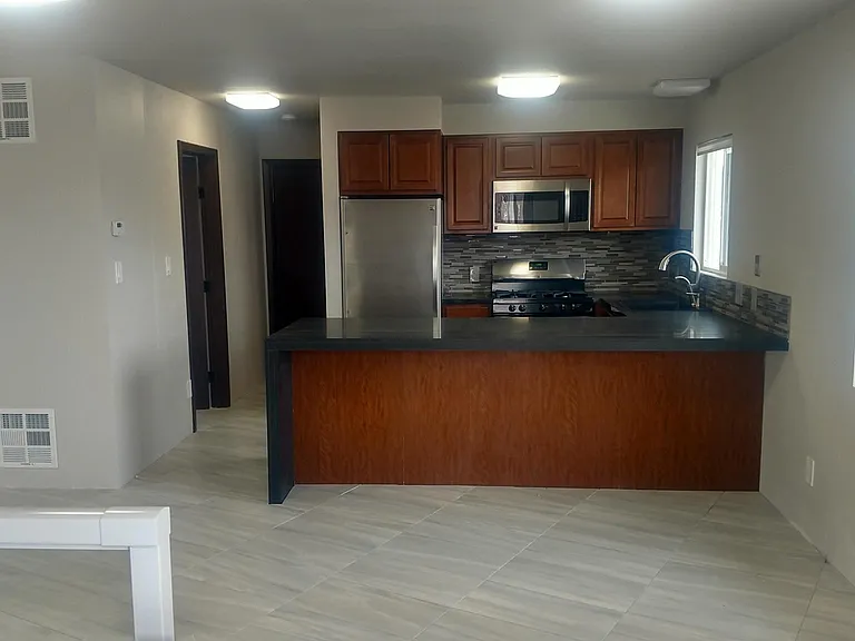 718 Park St #D — Photo 1