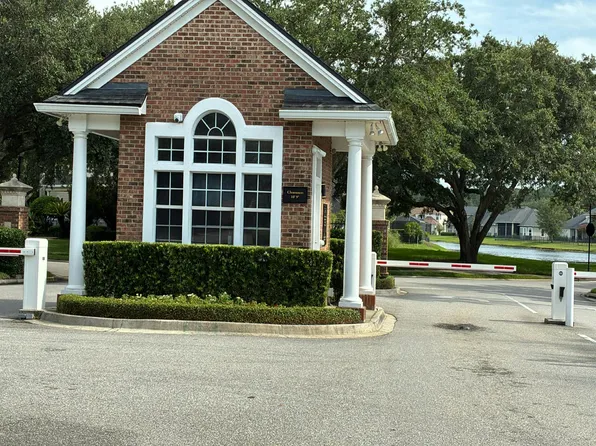7763 Royal Crest Dr, Jacksonville, FL 32256