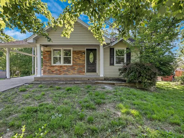 939 Vosholl Ave, Warrenton, MO 63383