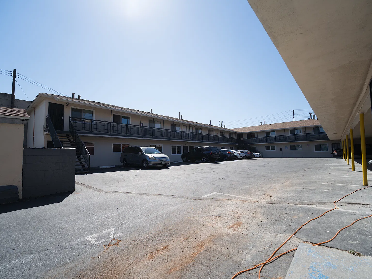 2 bed, 714 sqft, $2,095 — Photo 3