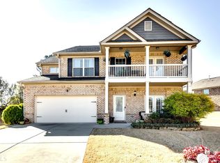 979 Spanish Moss Trl, Loganville, GA 30052