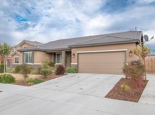 2844 S Oakhurst Ct, Visalia, CA 93292