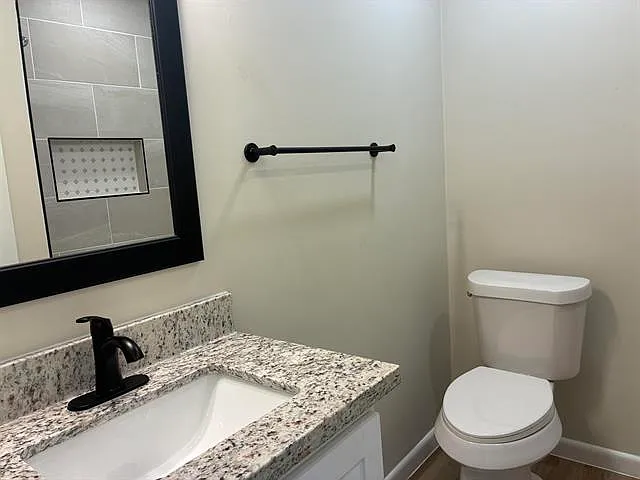 705 E Bustamante St #2 — Photo 7