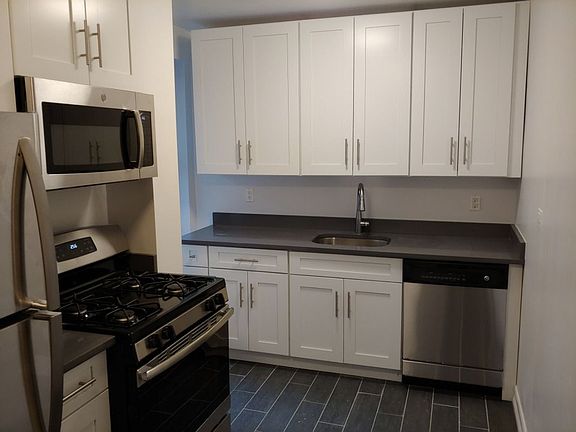 2nd image of 7508 Bell Blvd APT 4J
