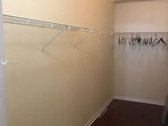 4th image of 3145 NE 184th St APT 5201
