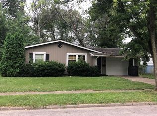 3275 E Robin Dr, Decatur, IL 62526