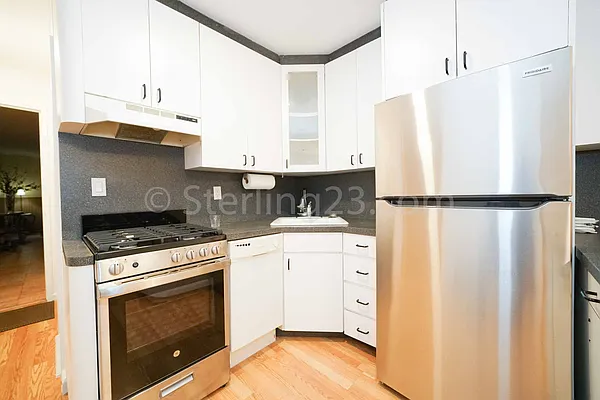 Rented by Sterling Realty Solution Inc | media 10