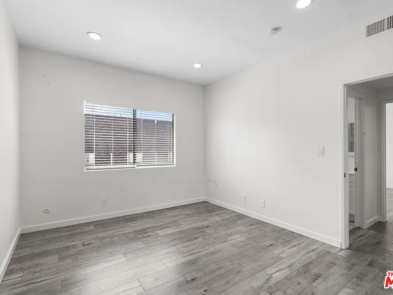 424 S Westmoreland Ave #306 — Photo 29