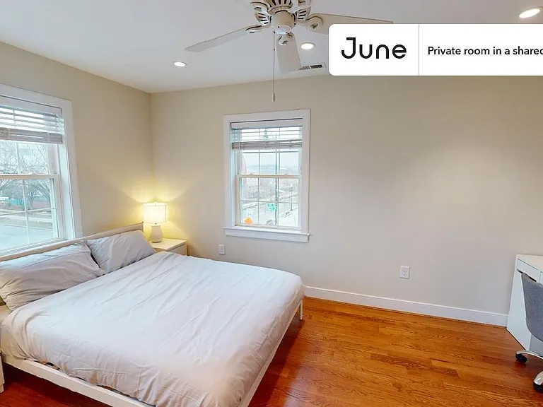 1845 Burke St SE #A — Photo 1