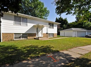 1725 40th St NW, Rochester, MN 55901