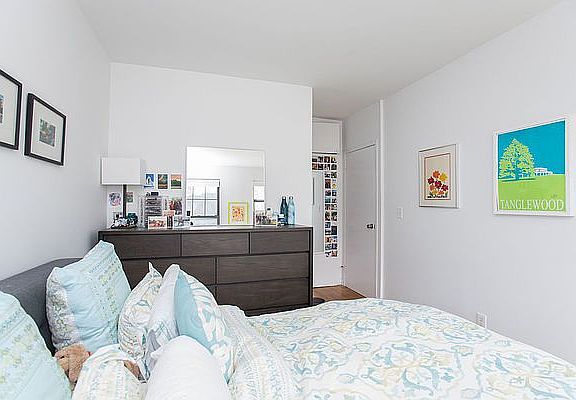 3rd image of 301 W 19th St APT 52