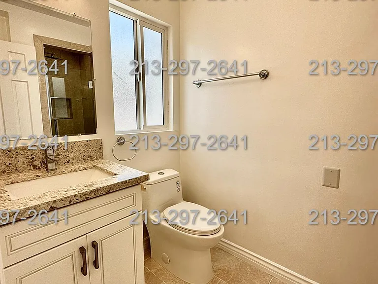 1183 S Westmoreland Ave #1/4 — Photo 8