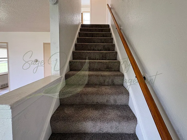 9506 Harrison St — Photo 13