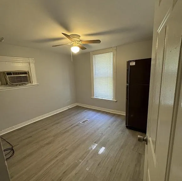 4606 Ward St #7 — Photo 1
