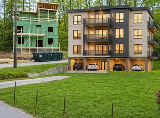 322 Circle Dr, Gatlinburg, TN 37738