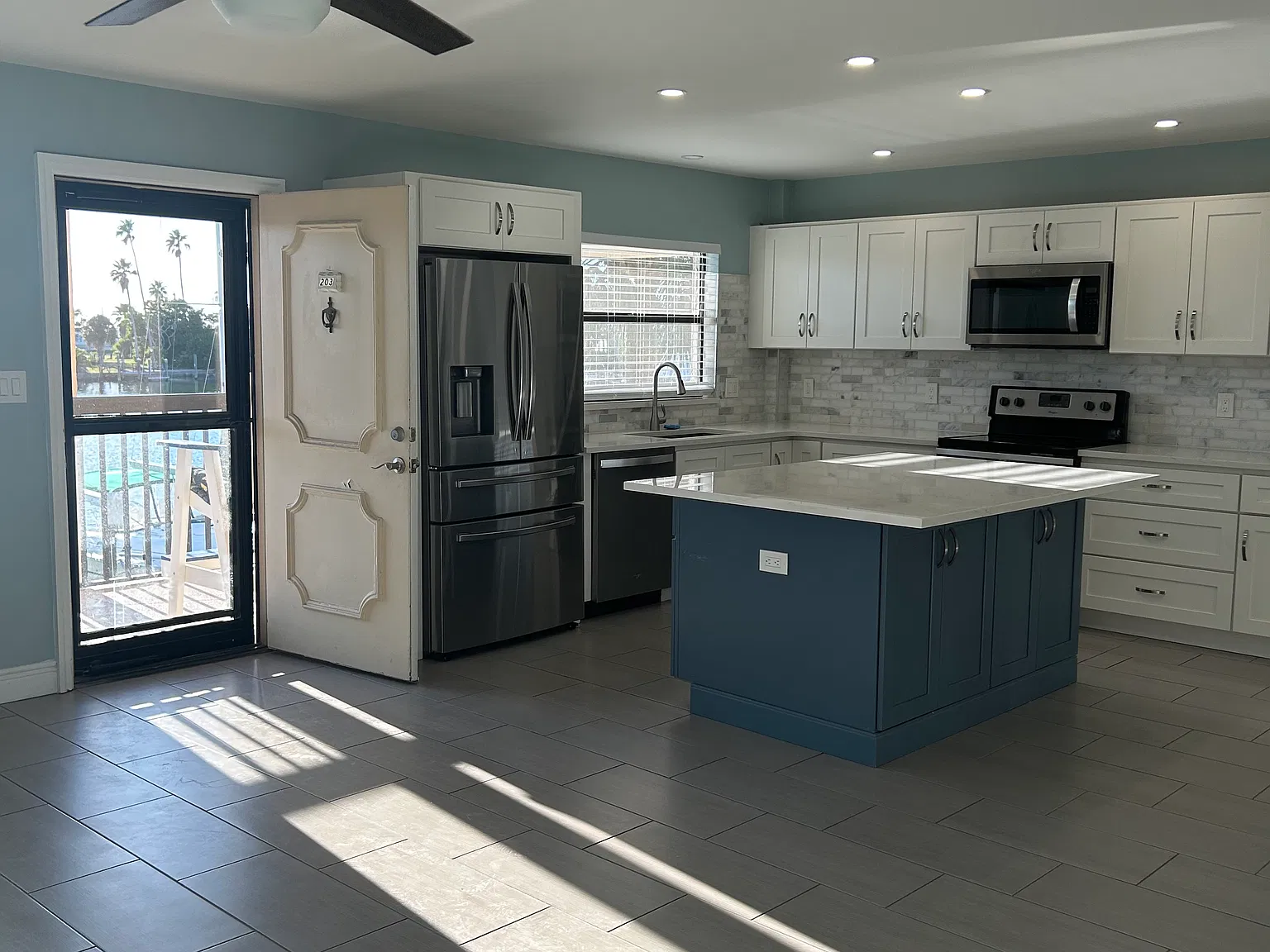 12500 Capri Cir N — Photo 3