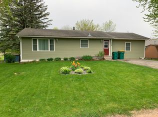 105 Canary Ave, Mayer, MN 55360