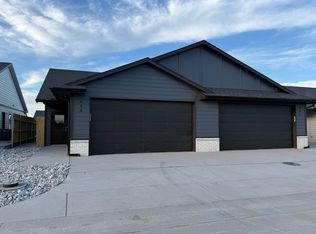 490 E Hayes St, Valley Center, KS 67147