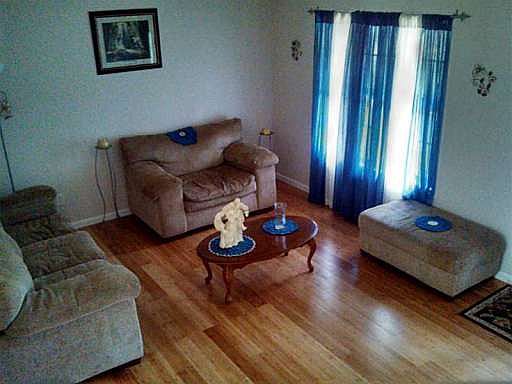 3rd image of 929 Falconcrest Dr