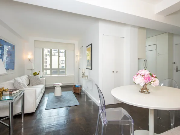 799 Park Avenue image 4 of 13