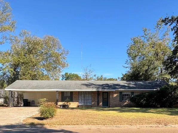 1202 Medallion Dr, Greenwood, MS 38930