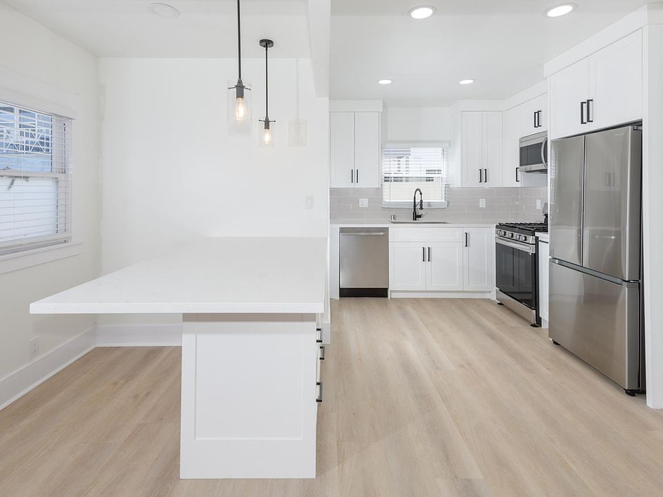 Counter Seating For 4