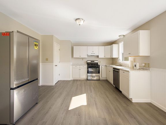 4th image of 2039 Cedar Brook Drive