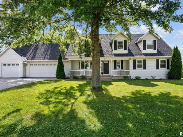 1131 Lakeview Dr, Sherrard, IL 61281