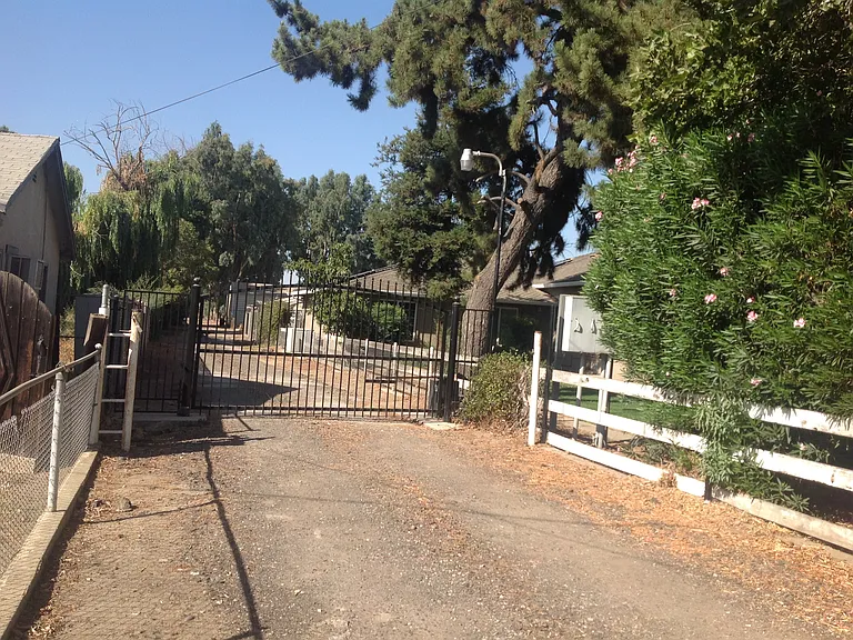 3339 E Service Rd — Photo 2