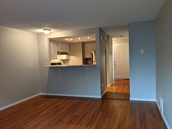 3rd image of 902 28th St NE