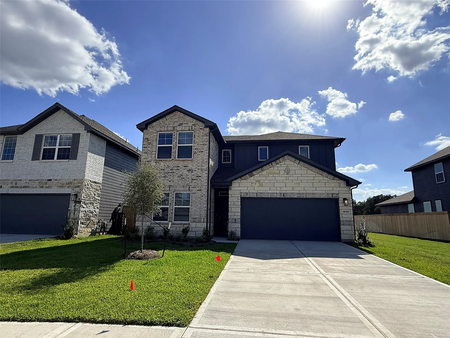 4 bed, 3.0 bath, 2180 sqft, $2,300 — Photo 2
