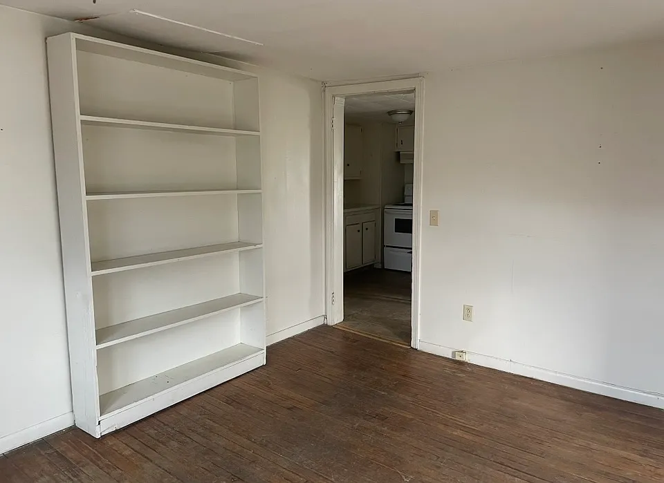 1 bed, $985 — Photo 2