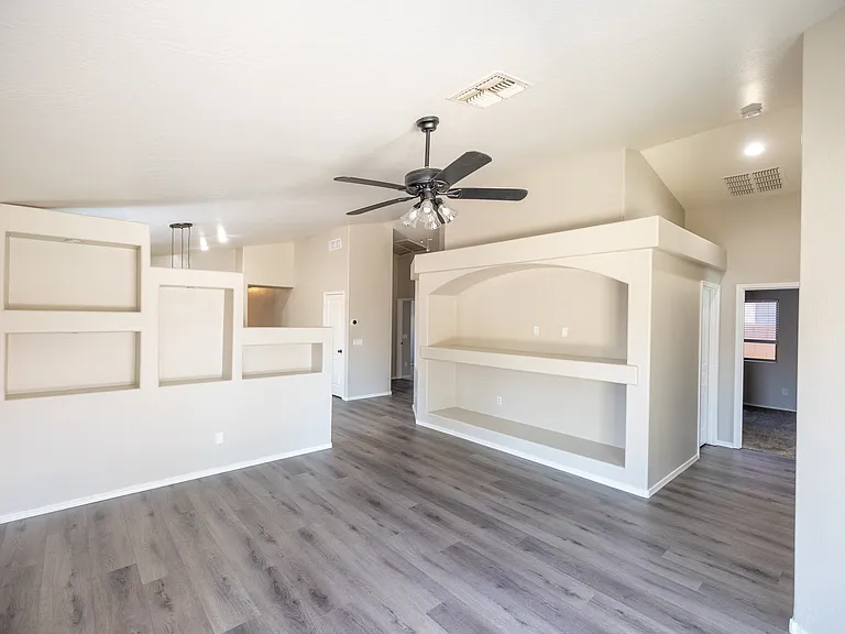2541 E Silversmith Trl — Photo 9
