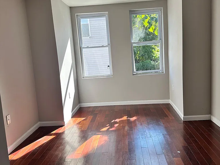 1610 W Stiles St #2 — Photo 9