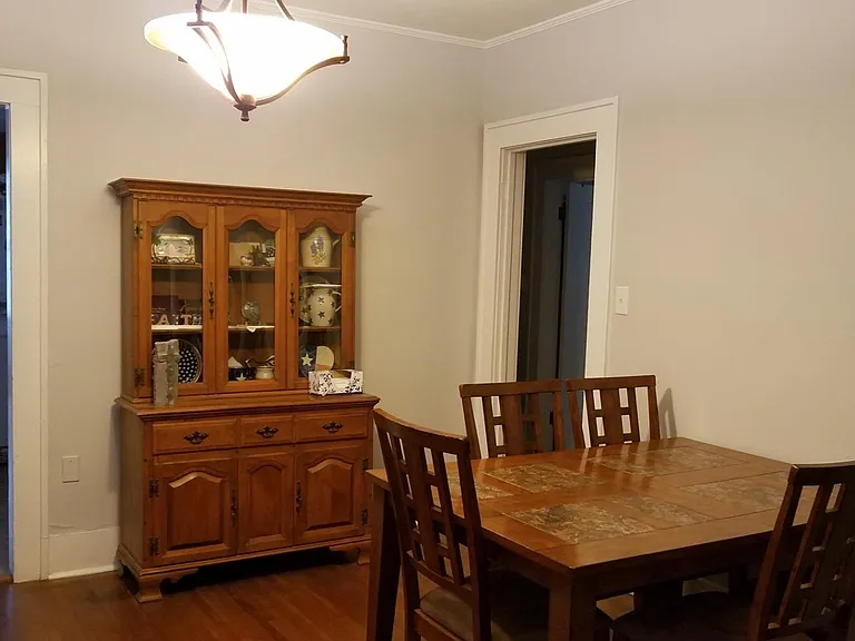 1217 Peach St — Photo 2