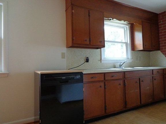 Kitchen/Dining Combo