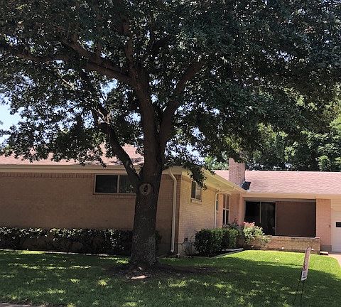 4th image of 1615 Hill Ln