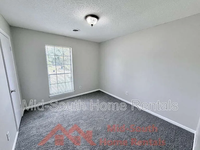4147 Hallview Dr — Photo 14