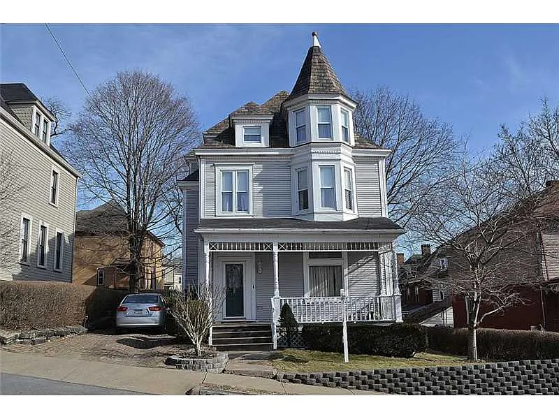 230 Locust St photo 1