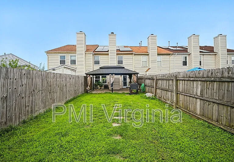 1651 Mantane Arch — Photo 25