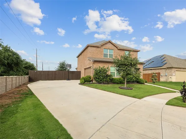 1556 Woodlake Dr, Waxahachie, TX 75165