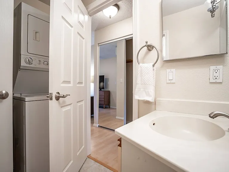 140 Uwapo Rd #38-204 — Photo 23