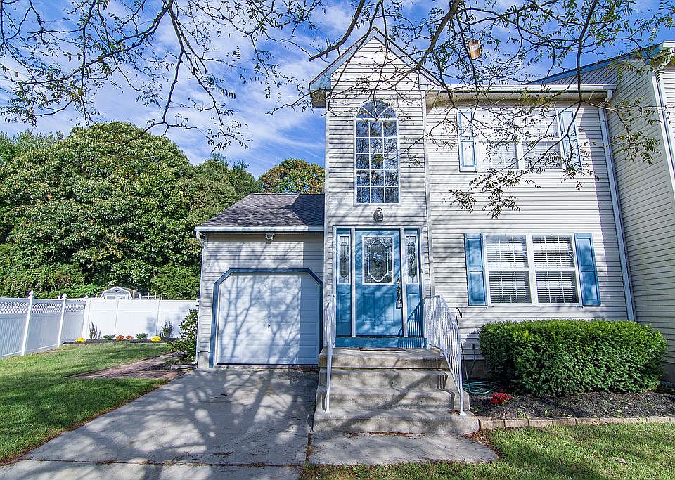 1st image of 254 Strawbridge Ln