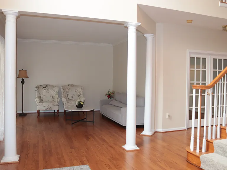 11125 Suffolk Dr — Photo 8