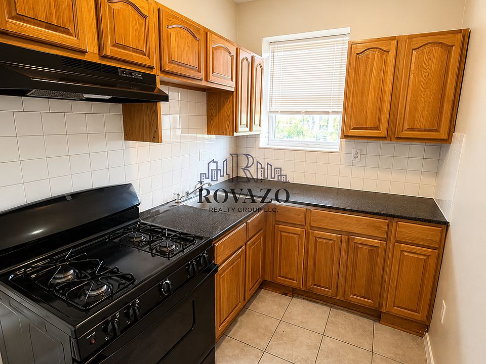 1st image of 210 N 15th St APT 4