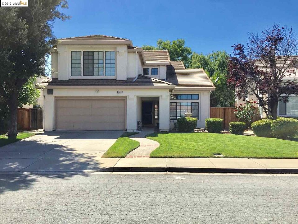 1st image of 2608 Larch Way