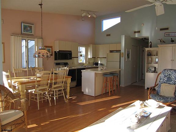 4th image of 5358 Asbury Ave Floor 2