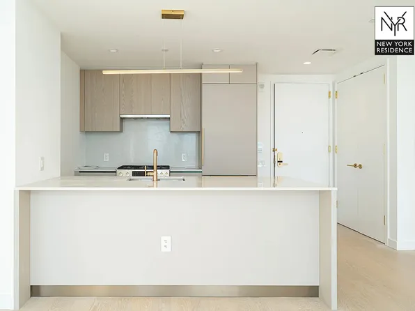 3 Court Square image 1 of 6