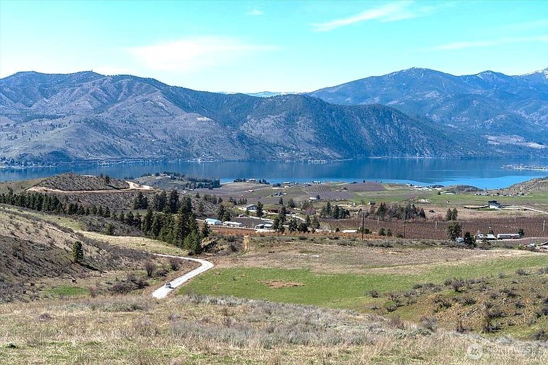 2nd image of 562 Chelan Ranch Road